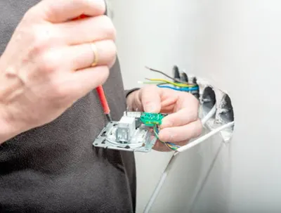 Elektryk Jaworzno – Pogotowie elektryczne 24h, instalacje elektryczne, szybkie naprawy. Całodobowo dzwoń 694 392 023.